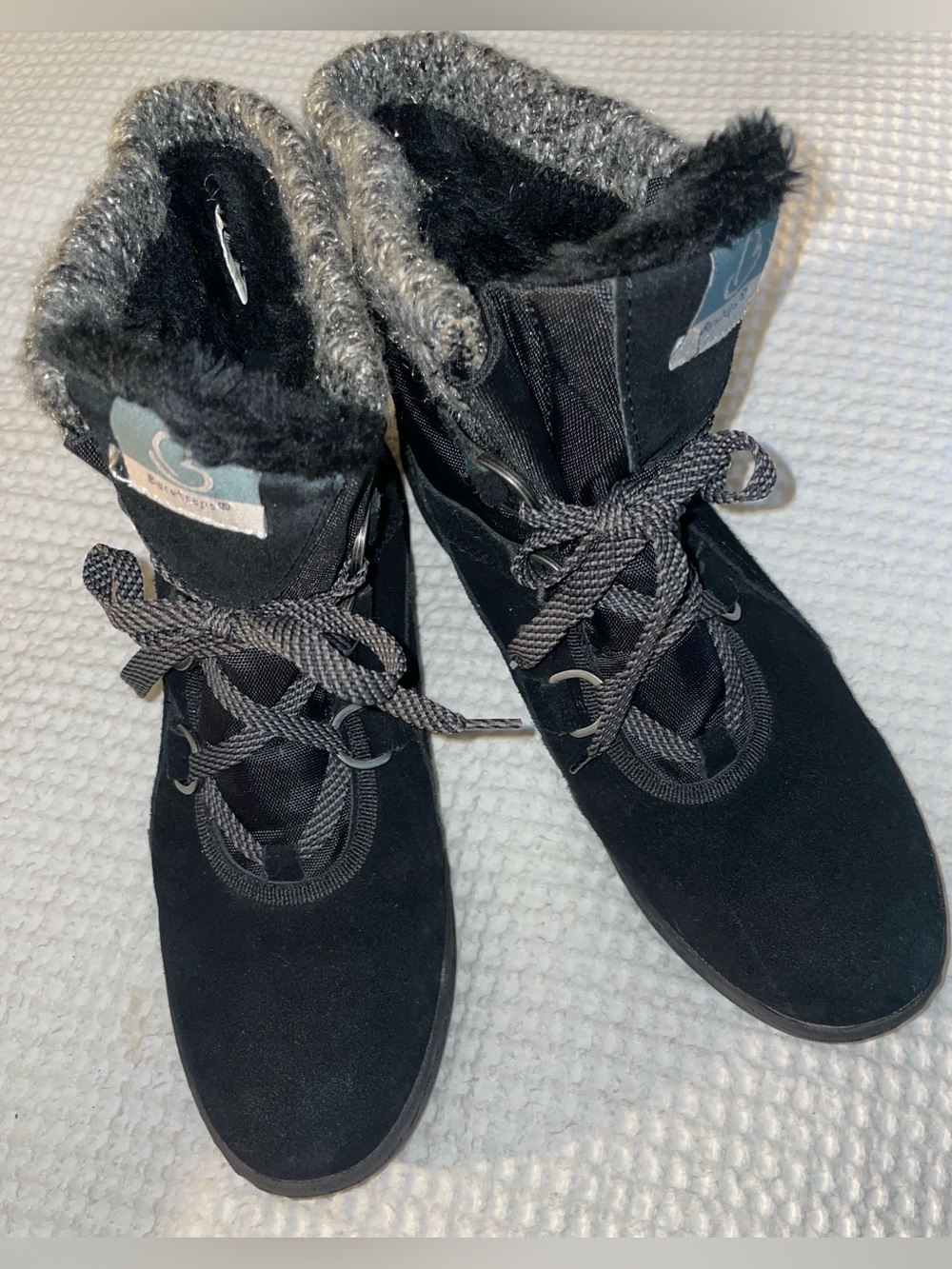 NWOT BareTraps Women's Black Faux Fur-Lined Lace-Ups Size-9